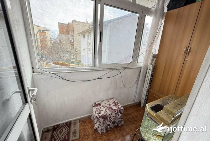 Shtepi ne shitje Apartament ne Tirane, 3+1, Mobilimi E mobiluar, Pagesa 145,000  Euro.