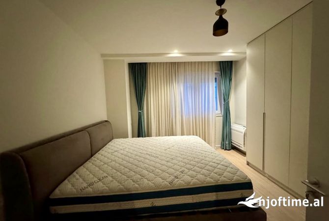 Shtepi me qera Apartament ne Tirane, 2+1, Mobilimi E mobiluar, Pagesa 1,200  Euro.