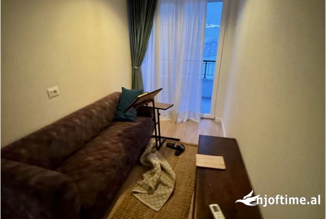 Shtepi me qera Apartament ne Tirane, 2+1, Mobilimi E mobiluar, Pagesa 1,200  Euro.