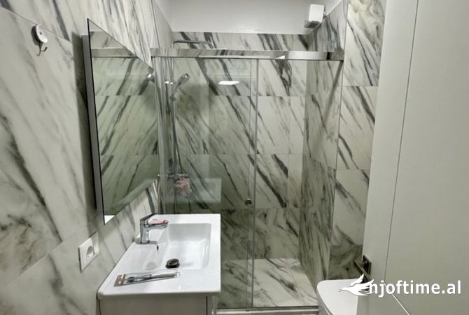 Shtepi me qera Apartament ne Tirane, 2+1, Mobilimi E mobiluar, Pagesa 650  Euro.