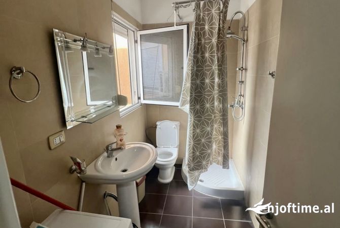 Shtepi me qera Apartament ne Tirane, 1+1, Mobilimi E mobiluar, Pagesa 500  Euro.