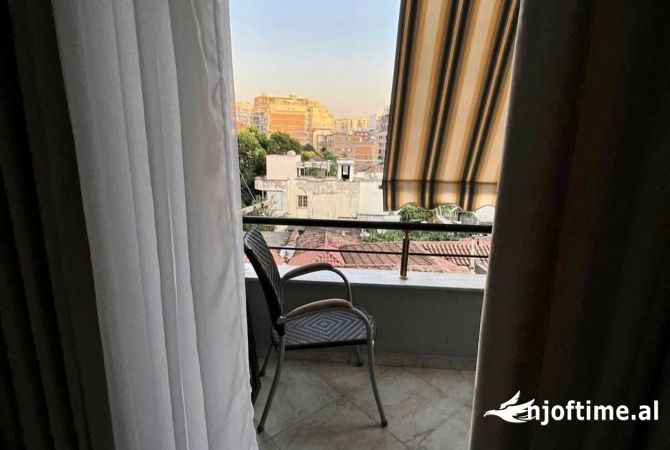 Shtepi me qera Apartament ne Tirane, Garsoniere, Mobilimi E mobiluar, Pagesa 500  Euro.