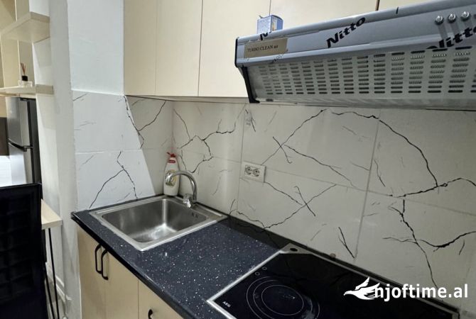 Shtepi me qera Apartament ne Tirane, Garsoniere, Mobilimi E mobiluar, Pagesa 450  Euro.