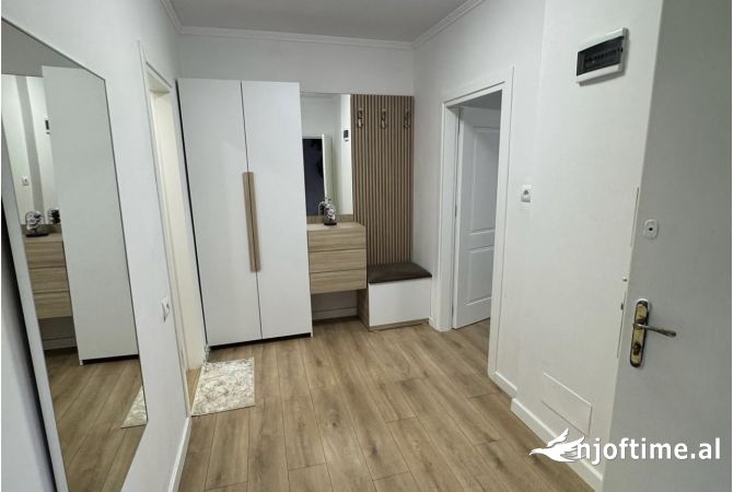 Shtepi me qera Apartament ne Tirane, 1+1, Mobilimi E mobiluar, Pagesa 430  Euro.