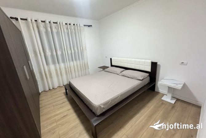 Shtepi me qera Apartament ne Tirane, 1+1, Mobilimi E mobiluar, Pagesa 430  Euro.