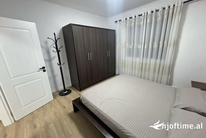 Shtepi me qera Apartament ne Tirane, 1+1, Mobilimi E mobiluar, Pagesa 430  Euro.