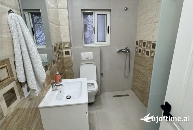 Shtepi me qera Apartament ne Tirane, 1+1, Mobilimi E mobiluar, Pagesa 430  Euro.