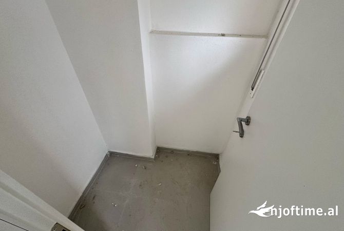 Shtepi me qera Apartament ne Tirane, 2+1, Mobilimi Bosh, pa mobiluar, Pagesa 650  Euro.