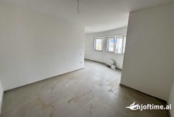 Shtepi me qera 2+1 ne Tirane - 650 Euro