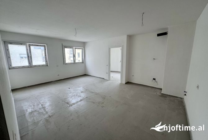 Shtepi me qera 2+1 ne Tirane - 700 Euro