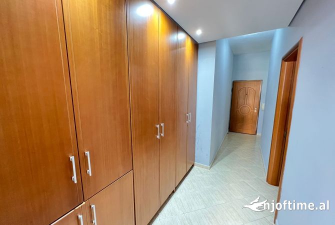 Shtepi me qera Apartament ne Tirane, 2+1, Mobilimi E mobiluar, Pagesa 58,000  Leke.