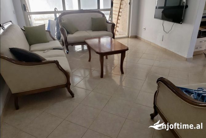 Shtepi me qera 2+1 ne Tirane - 550 Euro