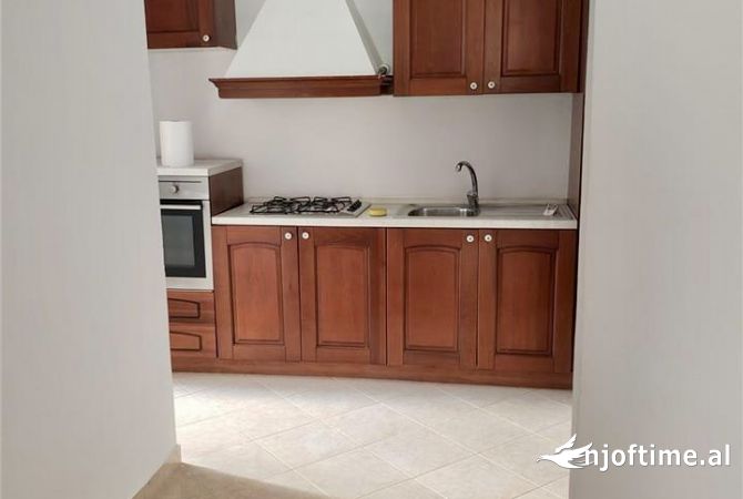 Shtepi me qera 2+1 ne Tirane - 550 Euro