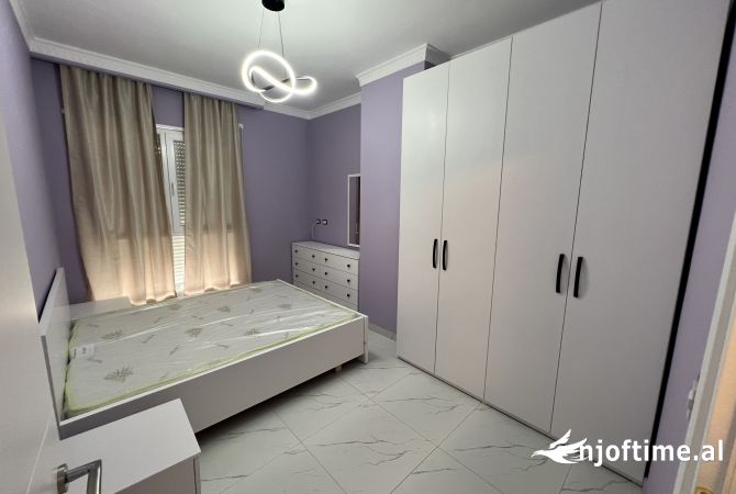 Shtepi me qera Apartament ne Tirane, 1+1, Mobilimi E mobiluar, Pagesa 450  Euro.