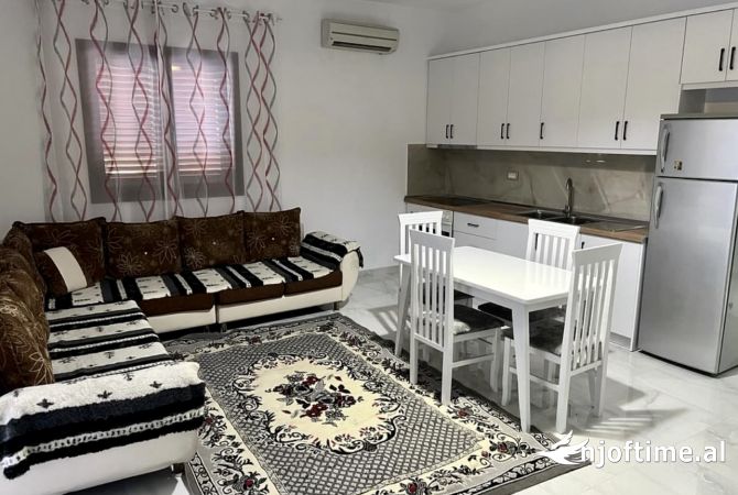 Shtepi me qera 2+1 ne Tirane - 40,000 Leke