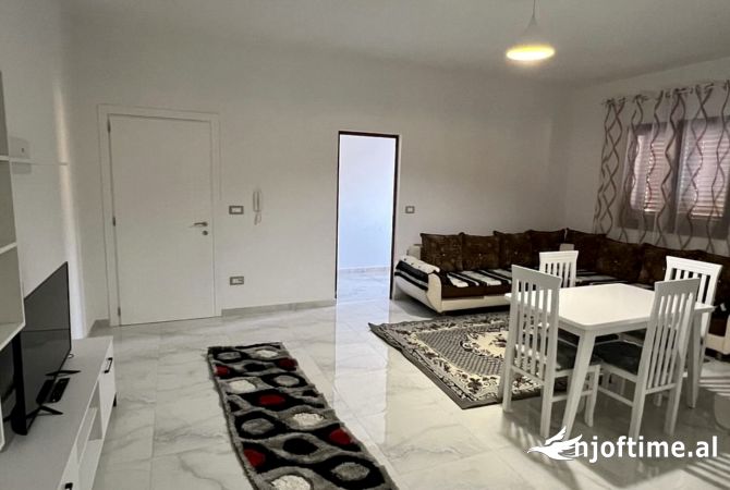 Shtepi me qera 2+1 ne Tirane - 40,000 Leke