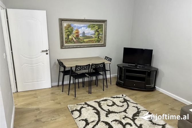 Shtepi me qera 1+1 ne Tirane - 55,000 Leke