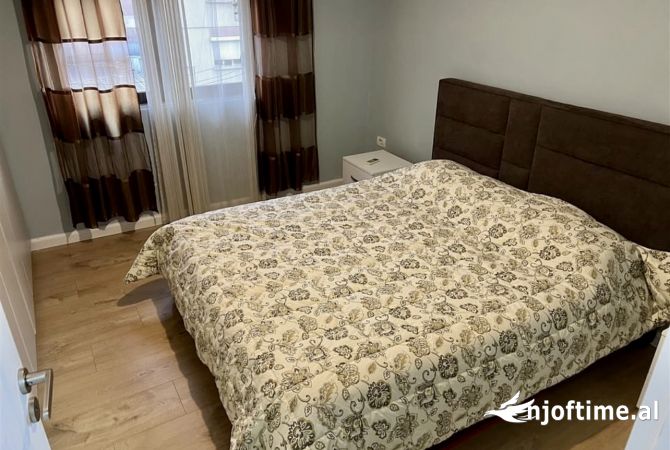 Shtepi me qera Apartament ne Tirane, 1+1, Mobilimi E mobiluar, Pagesa 55,000  Leke.
