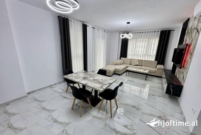 Shtepi me qera 2+1 ne Tirane - 800 Euro