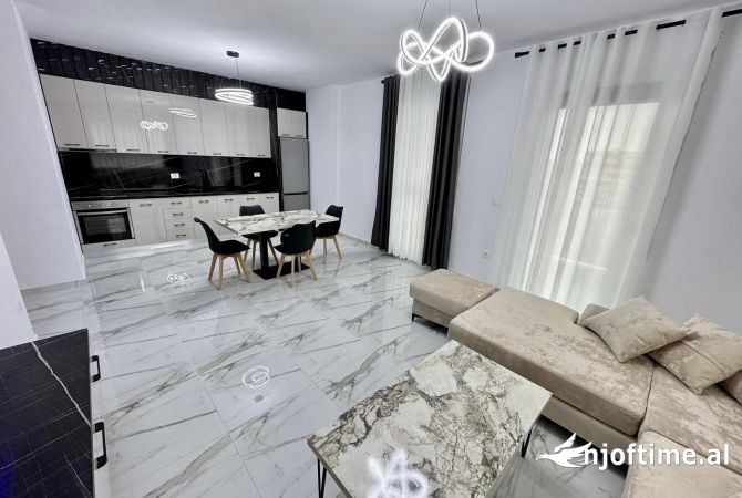Shtepi me qera Apartament ne Tirane, 2+1, Mobilimi E mobiluar, Pagesa 800  Euro.