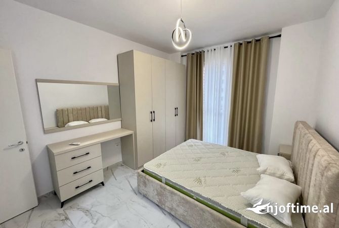Shtepi me qera Apartament ne Tirane, 2+1, Mobilimi E mobiluar, Pagesa 800  Euro.