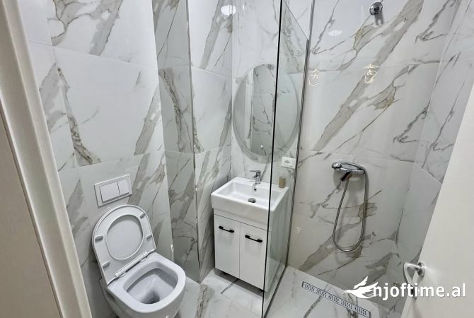 Shtepi me qera Apartament ne Tirane, 2+1, Mobilimi E mobiluar, Pagesa 800  Euro.