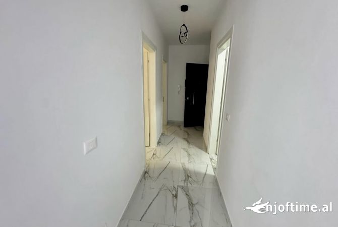 Shtepi me qera Apartament ne Tirane, 2+1, Mobilimi E mobiluar, Pagesa 800  Euro.
