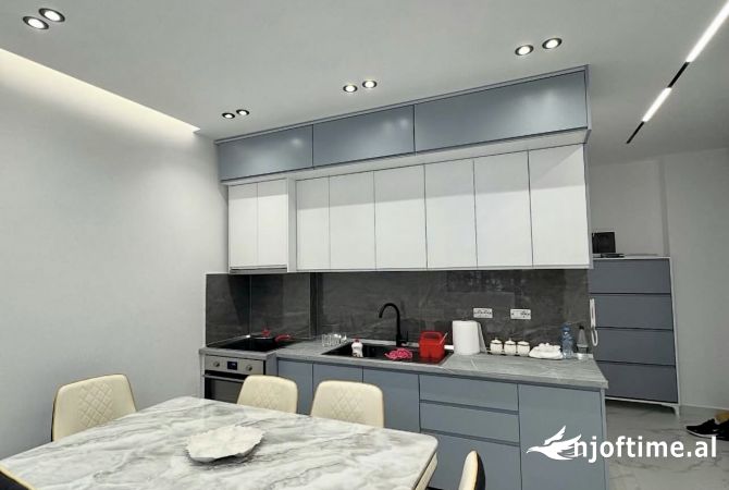 Shtepi me qera 3+1 ne Tirane - 800 Euro