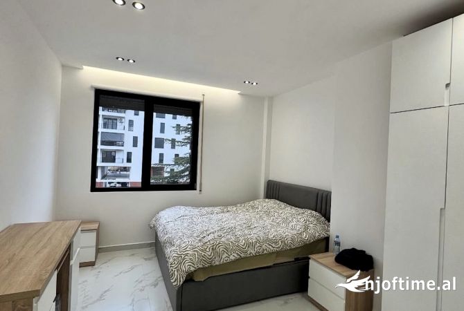 Shtepi me qera Apartament ne Tirane, 3+1, Mobilimi E mobiluar, Pagesa 800  Euro.