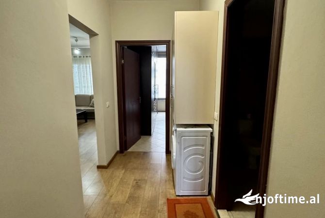 Shtepi me qera Apartament ne Tirane, 2+1, Mobilimi E mobiluar, Pagesa 450  Euro.