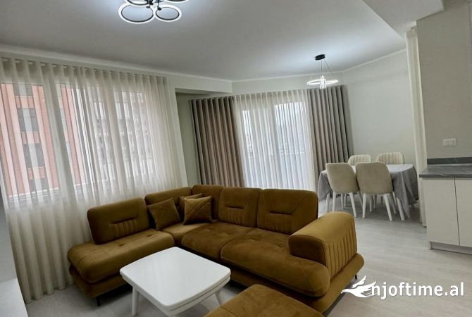 Shtepi me qera 2+1 ne Tirane - 800 Euro