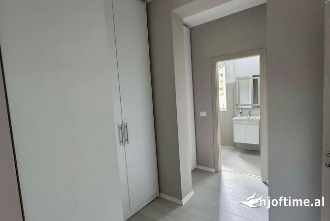 Shtepi me qera Apartament ne Tirane, 2+1, Mobilimi E mobiluar, Pagesa 800  Euro.