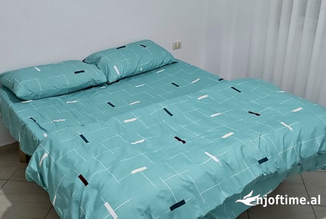 Shtepi me qera Apartament ne Tirane, 1+1, Mobilimi E mobiluar, Pagesa 400  Euro.