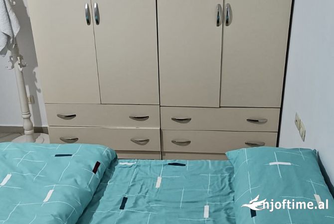 Shtepi me qera Apartament ne Tirane, 1+1, Mobilimi E mobiluar, Pagesa 400  Euro.