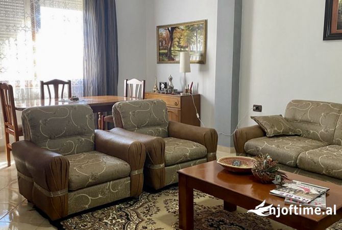 Shtepi me qera 2+1 ne Tirane - 700 Euro