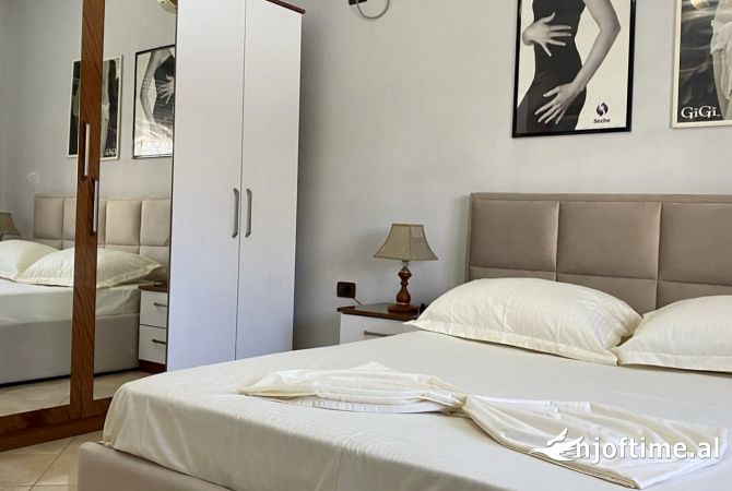 Shtepi me qera Apartament ne Tirane, 2+1, Mobilimi E mobiluar, Pagesa 700  Euro.