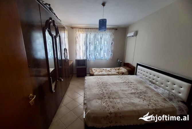 Shtepi me qera Apartament ne Tirane, 1+1, Mobilimi E mobiluar, Pagesa 400  Euro.
