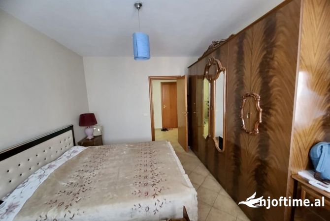 Shtepi me qera Apartament ne Tirane, 1+1, Mobilimi E mobiluar, Pagesa 400  Euro.