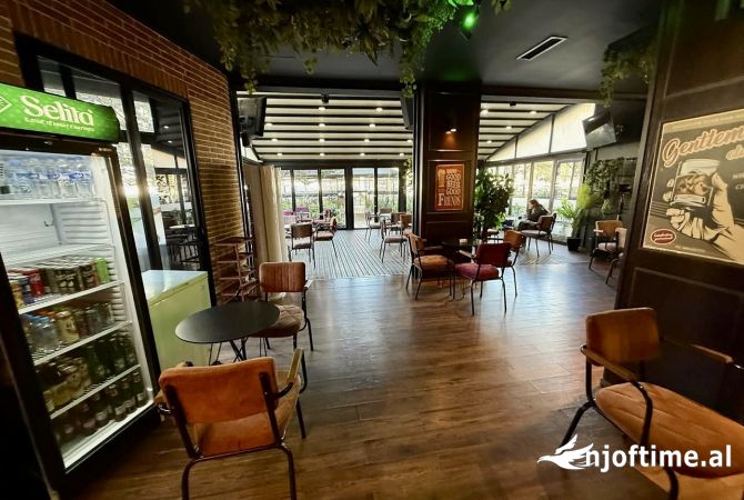 Ambient biznesi me qera 2+1 ne Tirane - 1,700 Euro