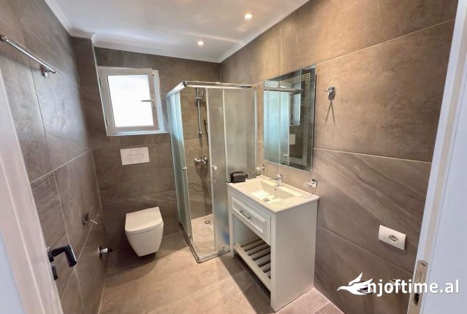 Shtepi ne shitje Apartament ne Tirane, 2+1, Mobilimi Bosh, pa mobiluar, Pagesa 148,000  Euro.