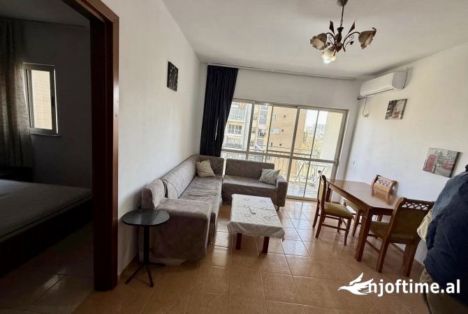 Shtepi me qera 1+1 ne Tirane - 39,000 Leke