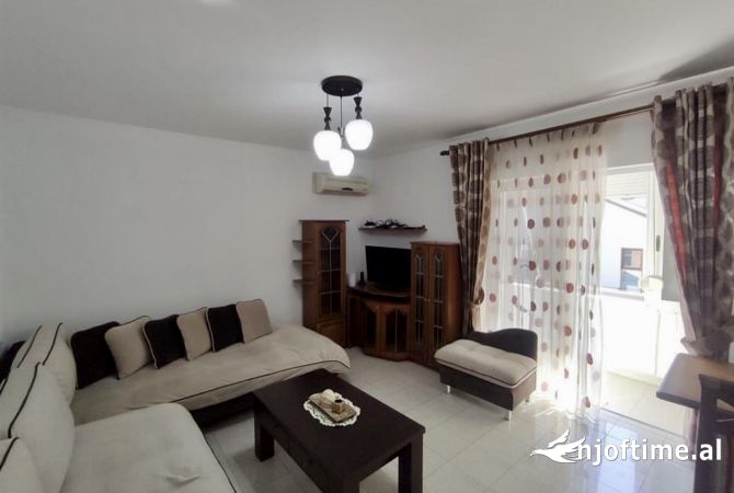Shtepi me qera 2+1 ne Tirane - 700 Euro