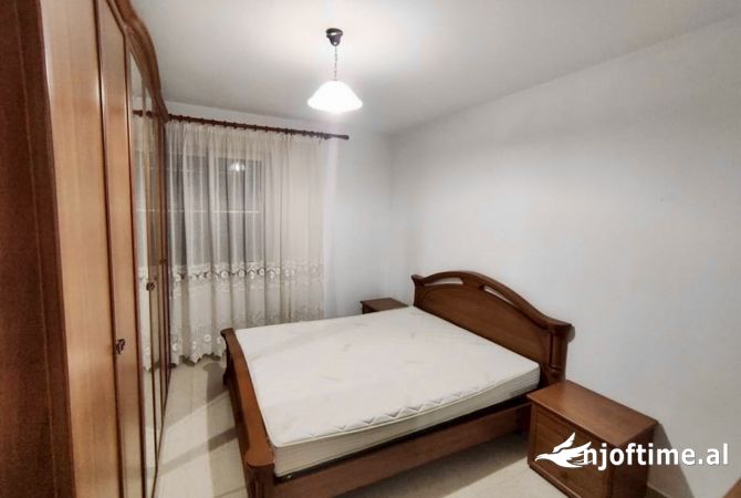 Shtepi me qera 2+1 ne Tirane - 700 Euro