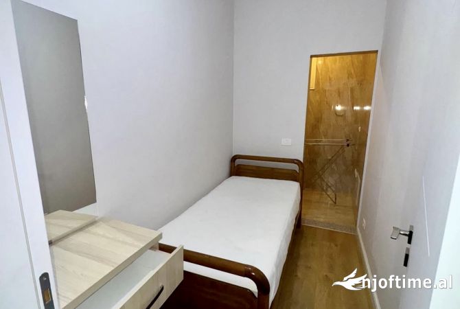 Shtepi me qera Apartament ne Tirane, 1+1, Mobilimi E mobiluar, Pagesa 35,000  Leke.