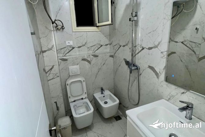 Shtepi me qera Apartament ne Tirane, 1+1, Mobilimi E mobiluar, Pagesa 35,000  Leke.