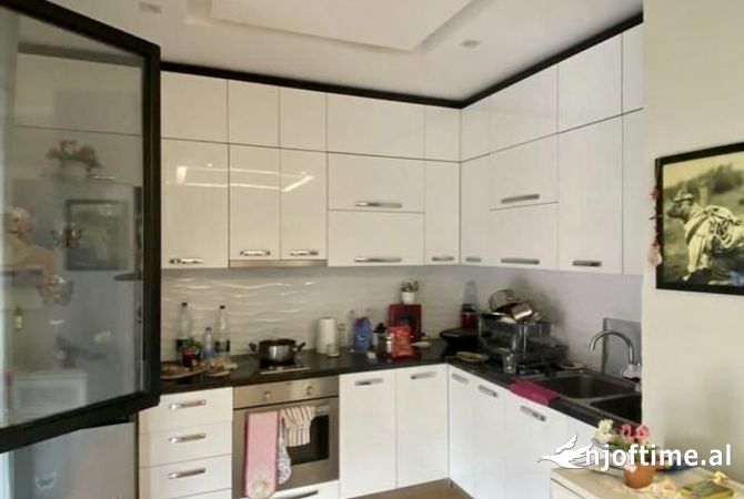 Shtepi me qera 1+1 ne Tirane - 60,000 Leke