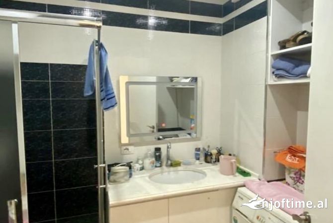 Shtepi me qera Apartament ne Tirane, 1+1, Mobilimi E mobiluar, Pagesa 60,000  Leke.