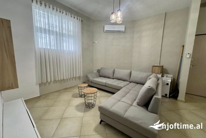 Shtepi ne shitje 2+1 ne Tirane - 80,000 Euro