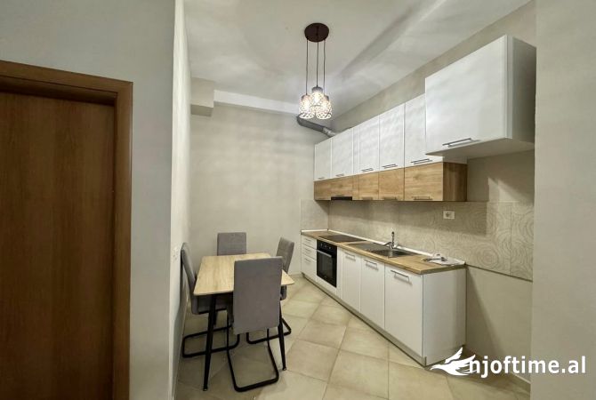 Shtepi ne shitje 2+1 ne Tirane - 80,000 Euro