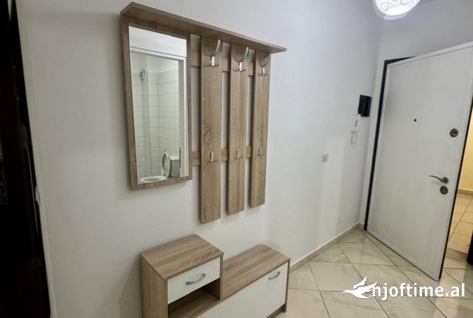 Shtepi me qera Apartament ne Tirane, 2+1, Mobilimi E mobiluar, Pagesa 550  Euro.